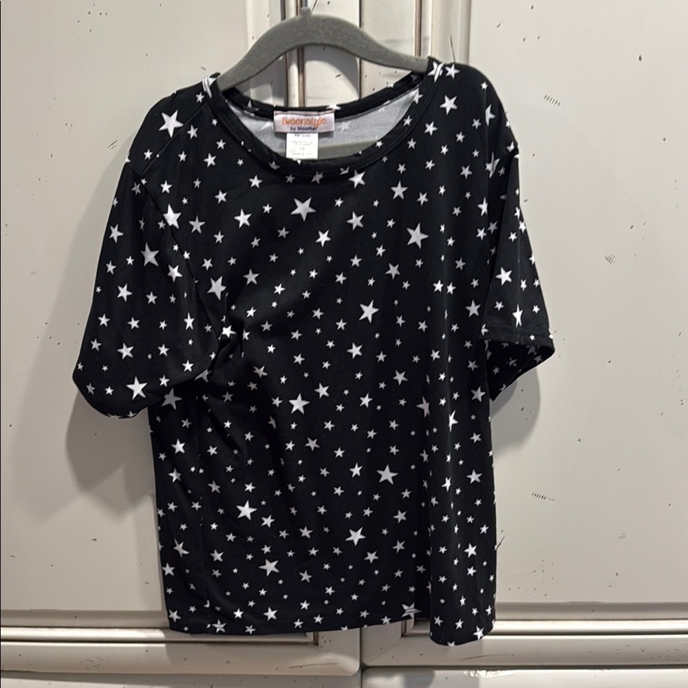 Black and White Star Print Short Sleeve Tee